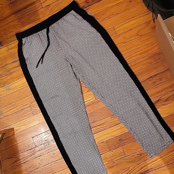 DKNYC Drawstring printed pant size medium. EUC. - Picture 3 of 9